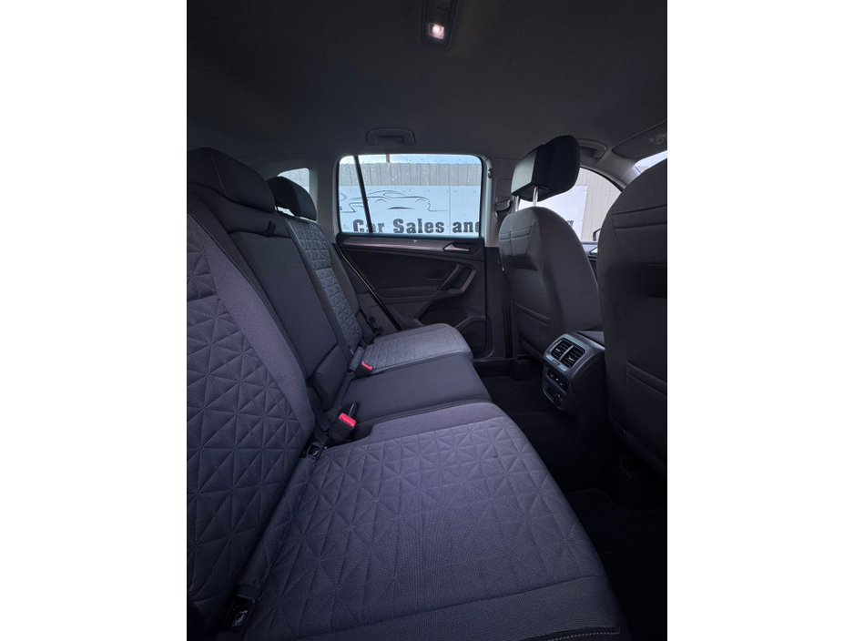 2021 Volkswagen Tiguan LIFE 2.0 TDI MANUAL 6SPEED FWD 122BHP 5 5DR €26,800