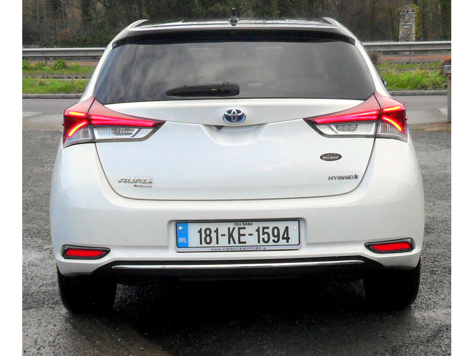 2018 Toyota Auris - image 6