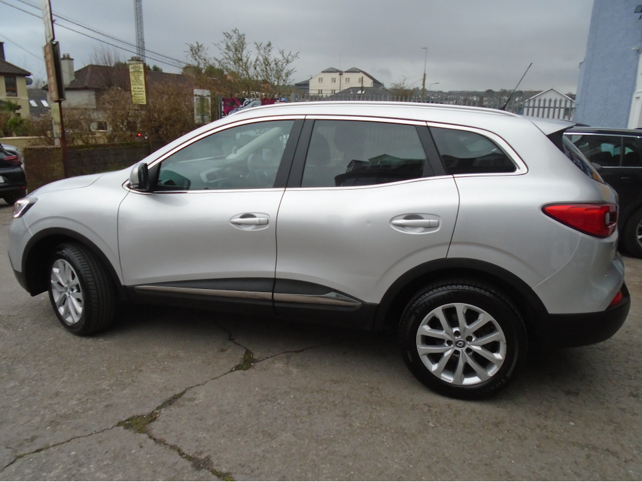 2018 Mercedes-Benz C Class - image 3