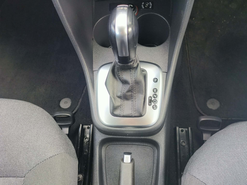 2011 Volkswagen Polo - image 13