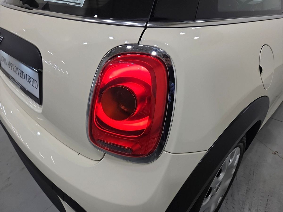2021 MINI Hatch - image 20