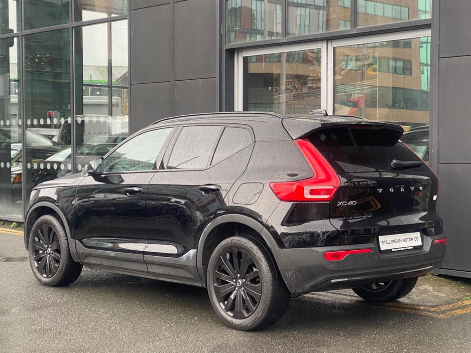 2023 Volvo XC40 - image 7