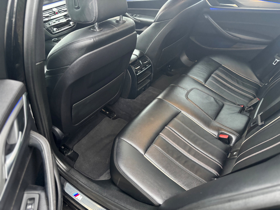 2017 BMW 5 Series - image 21