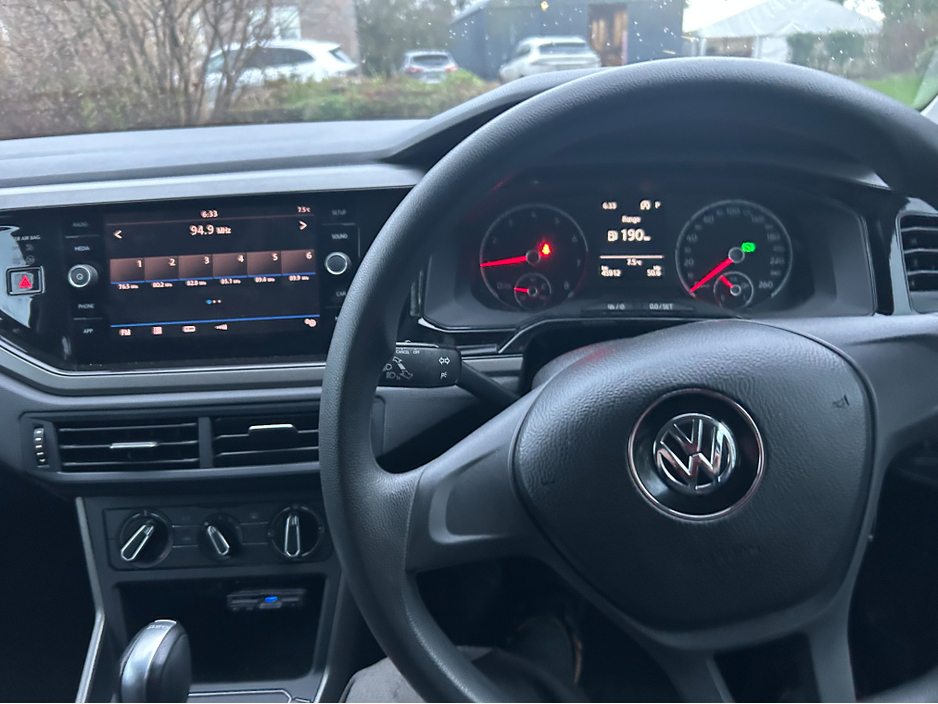 2018 Volkswagen Polo - image 12