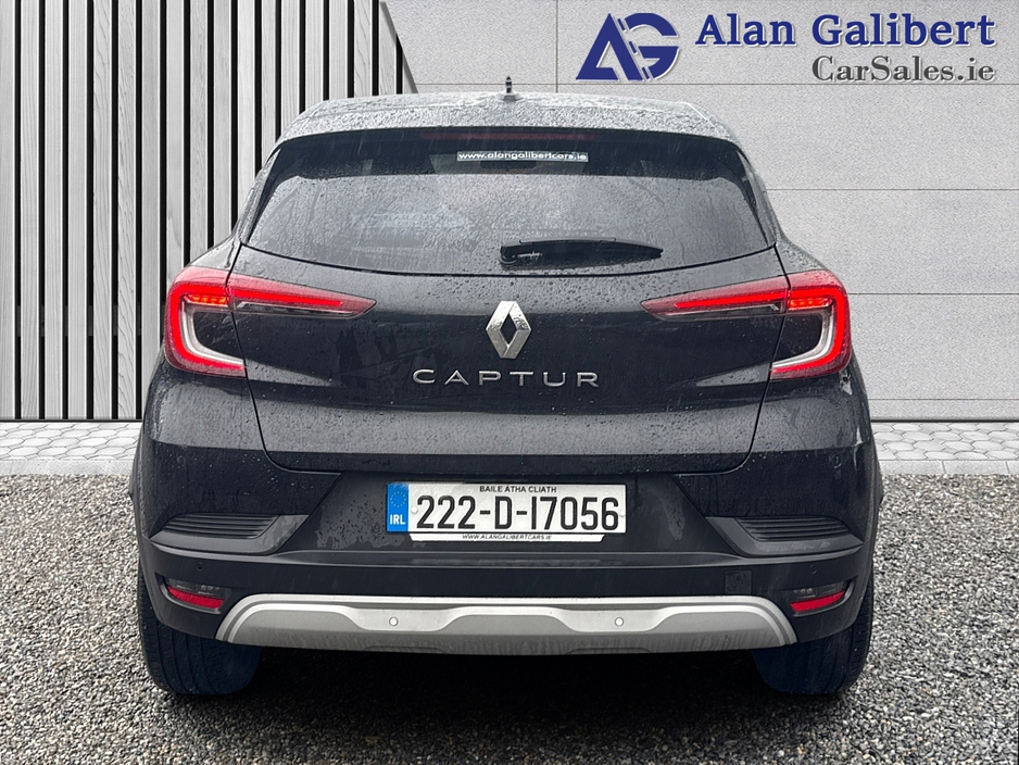 2022 Renault Captur ICONIC EDITION  TCE € €16,995