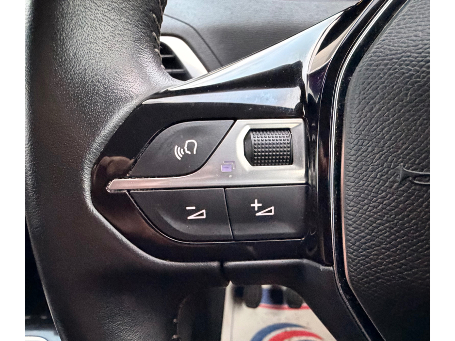 2021 Peugeot 3008 - image 17