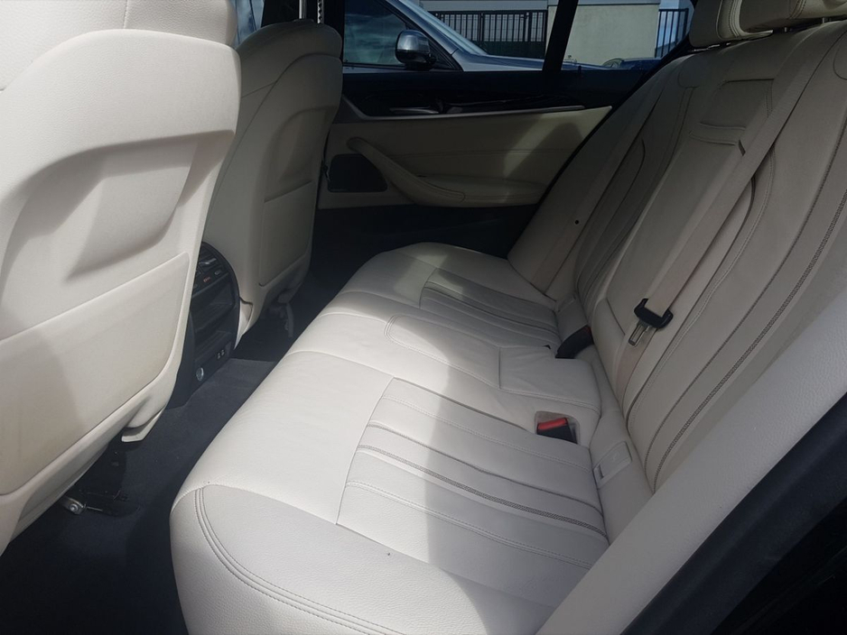 2020 BMW 5 Series - image 18