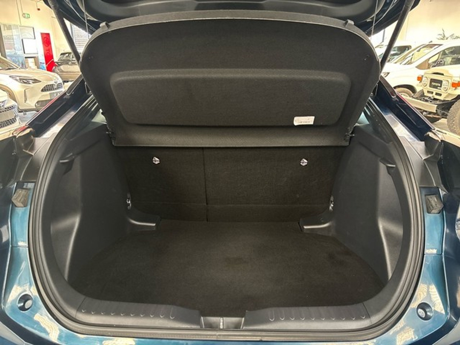 2024 Toyota C-HR - image 10