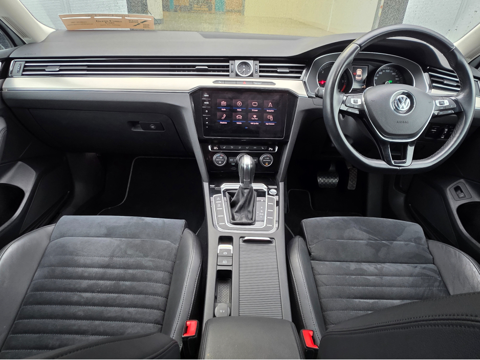 2020 Volkswagen Passat - image 16