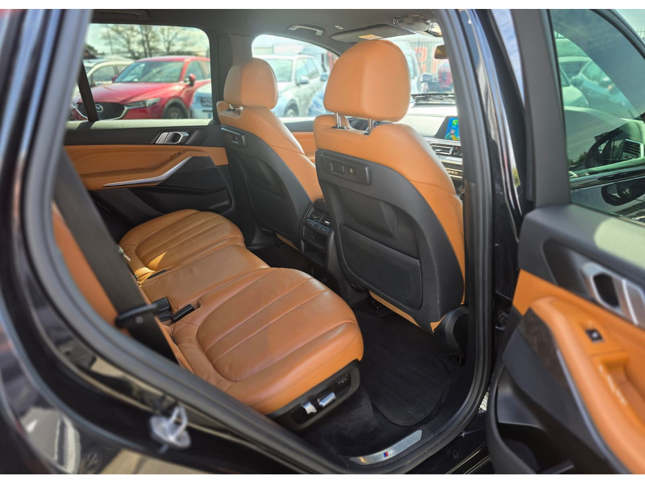 2019 BMW X5 - image 21
