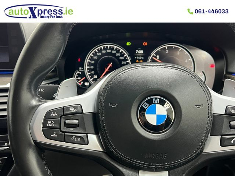 2018 BMW 5 Series - image 37