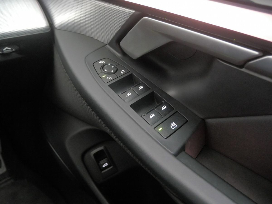 2024 BMW i5 - image 18