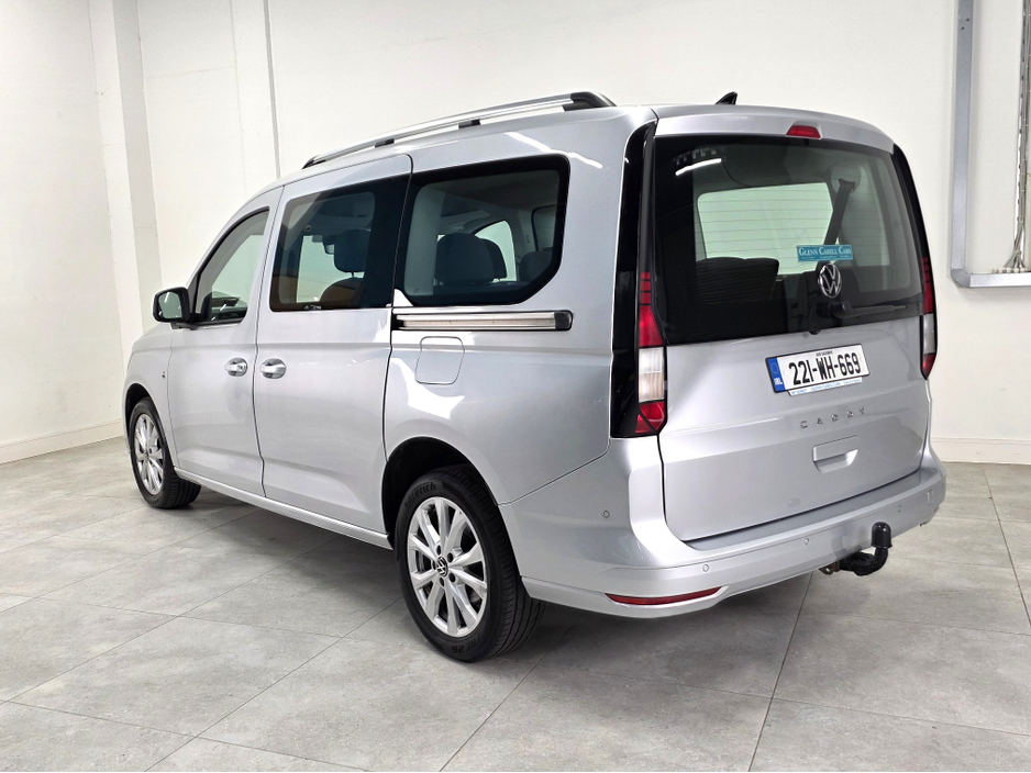 2022 Volkswagen Caddy - image 14