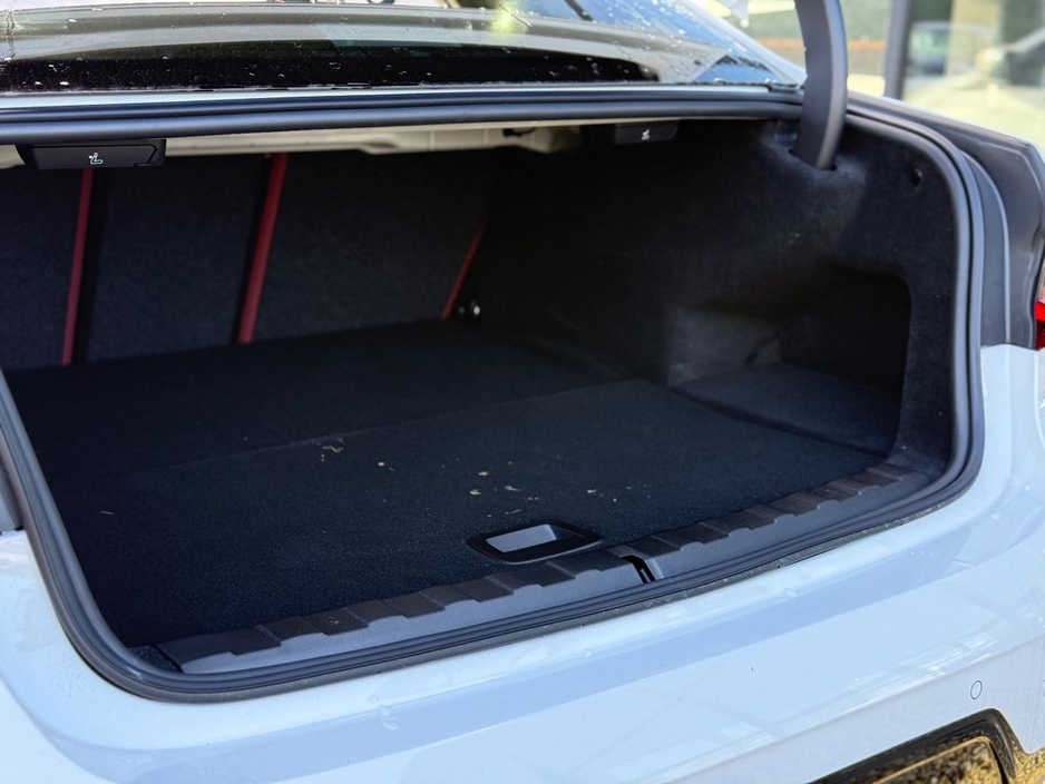 2026 BMW 3 Series - image 9