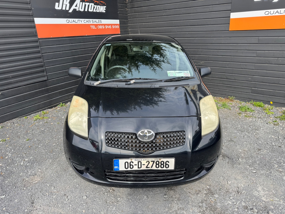2006 Toyota Yaris - image 2