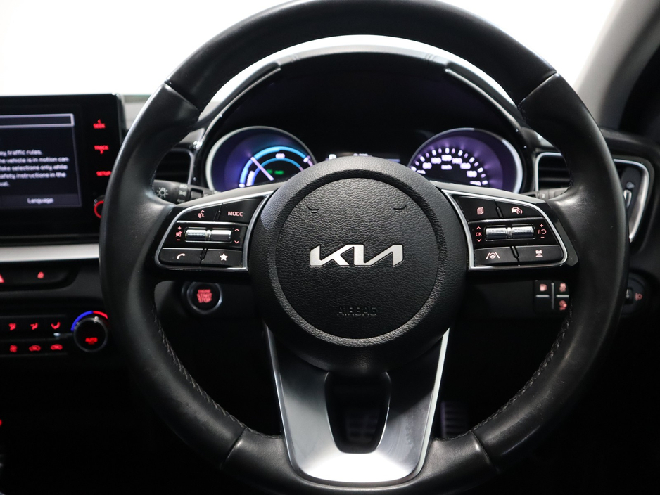 2023 Kia XCeed - image 13