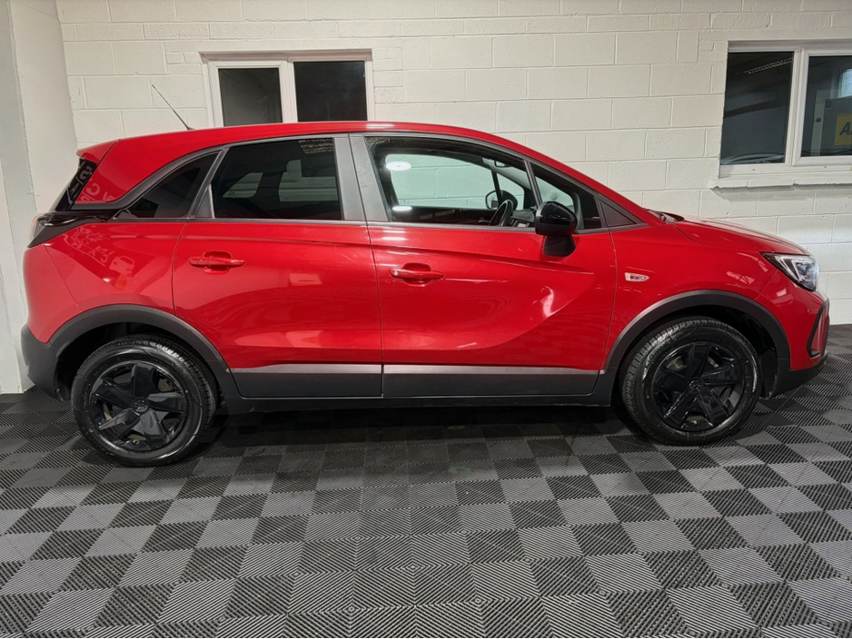 2022 Opel Crossland X - image 12