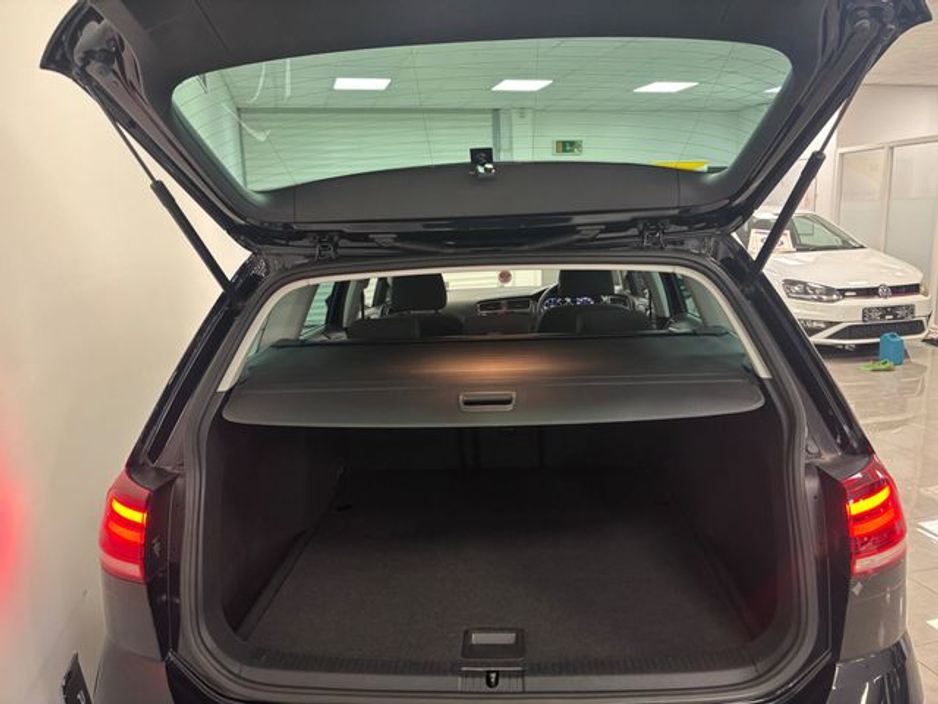 2019 Volkswagen Golf  €17,995
