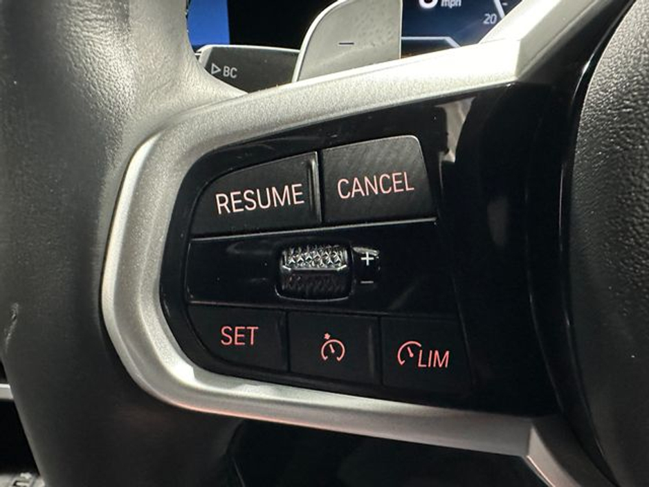 2025 BMW 3 Series - image 16