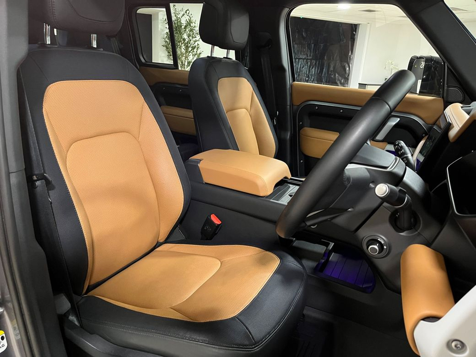 2023 Land Rover Defender - image 26