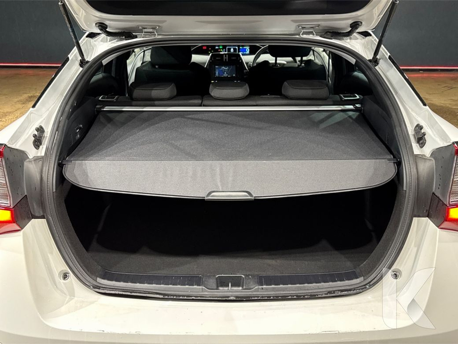 2022 Toyota Prius - image 13