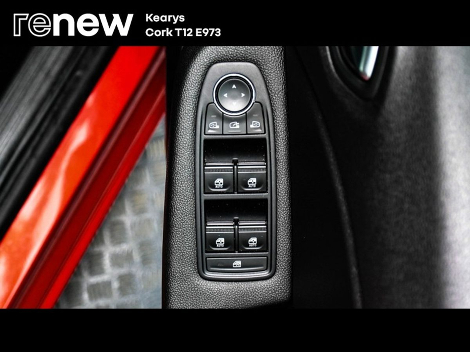 2025 Renault Clio - image 18