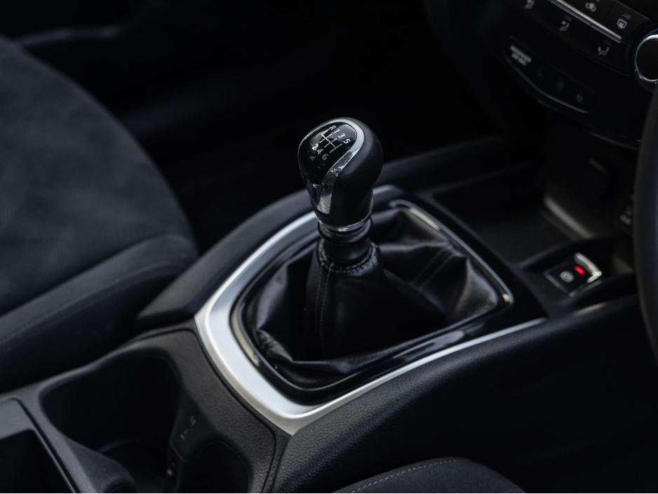 2015 Nissan X-Trail - image 13