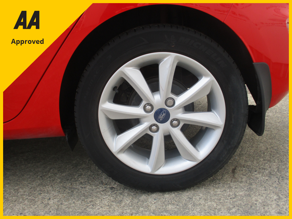 2018 Ford Fiesta - image 2