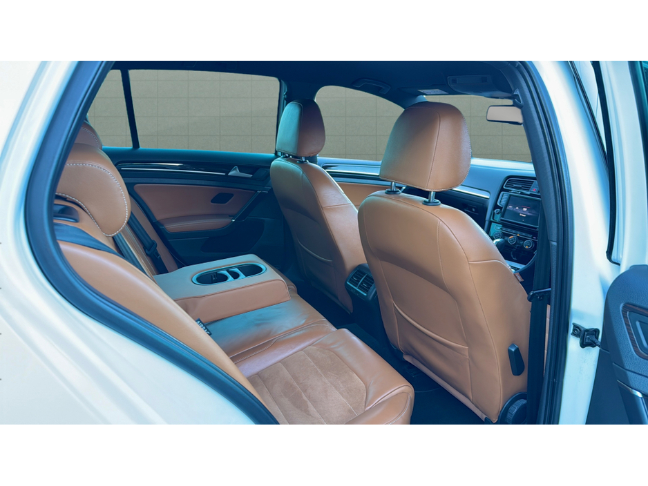 2014 Volkswagen Golf *HIGHLINE-MILANO MODEL* FULL SPC / COGNAC LEATHER - HEATED SEATS - CAMERAS - PEARL WHITE €12,900