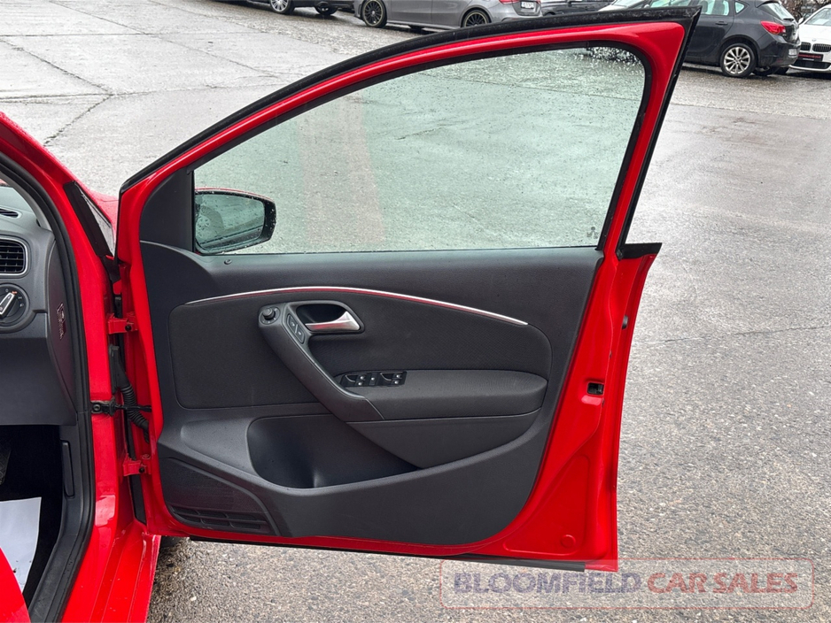 2016 Volkswagen Polo 1.2 , AUTO // LOW MILEAGE €11,950