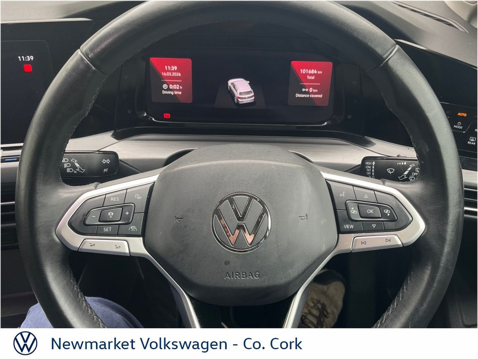 2023 Volkswagen Golf - image 21
