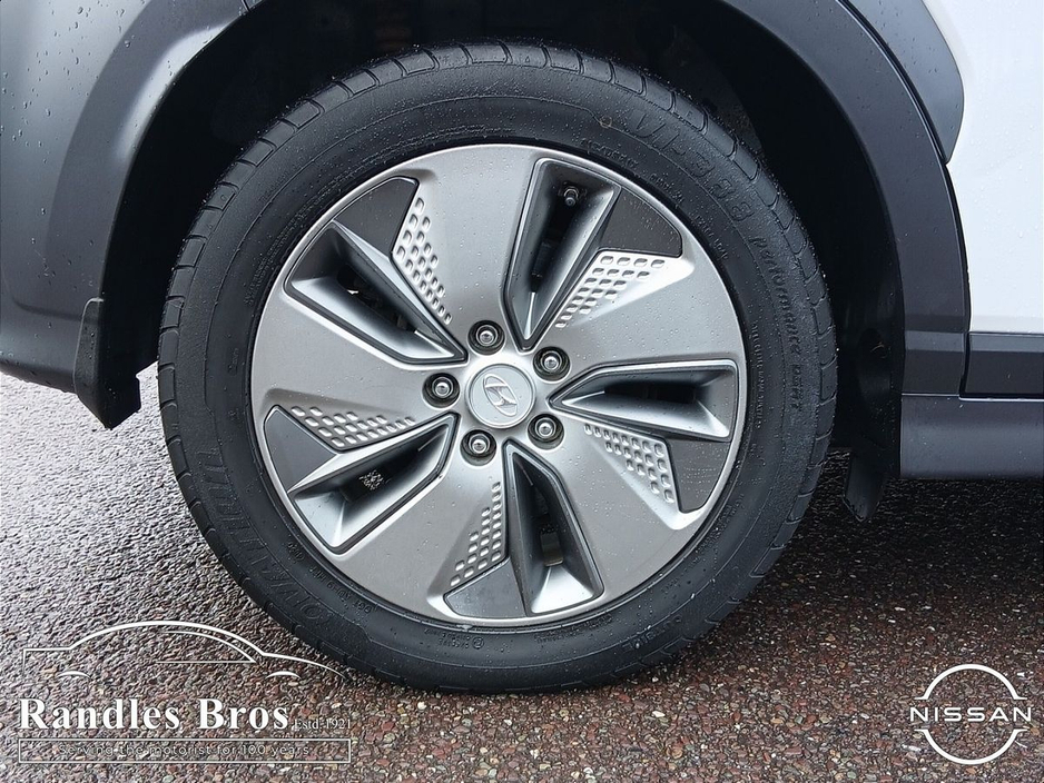 2020 Hyundai Kona - image 9