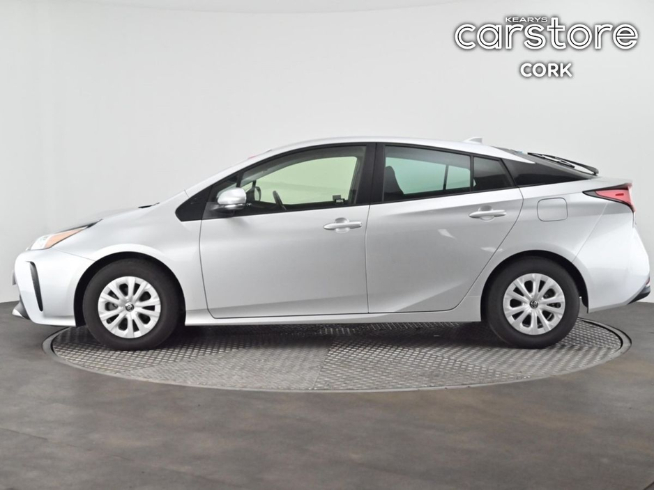 2019 Toyota Prius - image 6