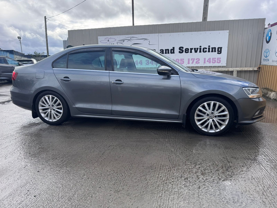 2017 Volkswagen Jetta - image 14
