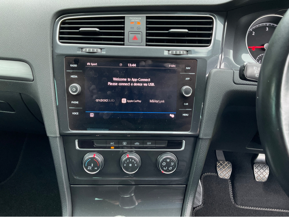 2019 Volkswagen Golf - image 16