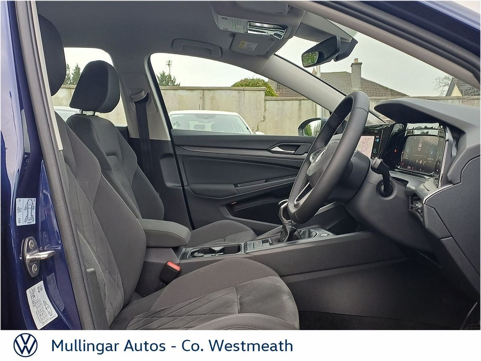 2021 Volkswagen Golf - image 22
