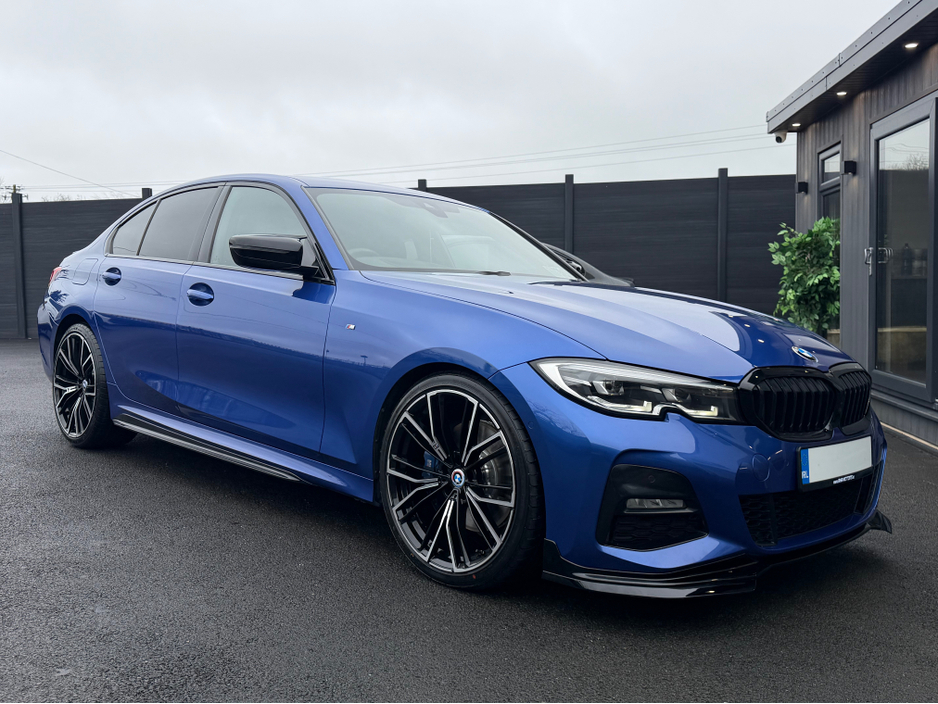 2020 BMW 3 Series - image 3