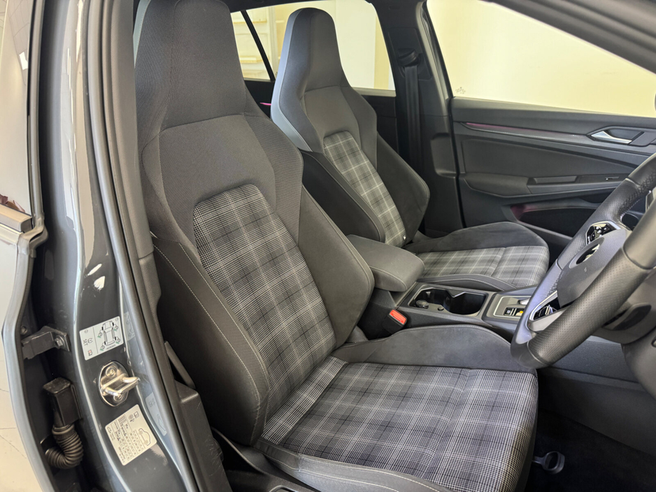 2021 Volkswagen Golf - image 21