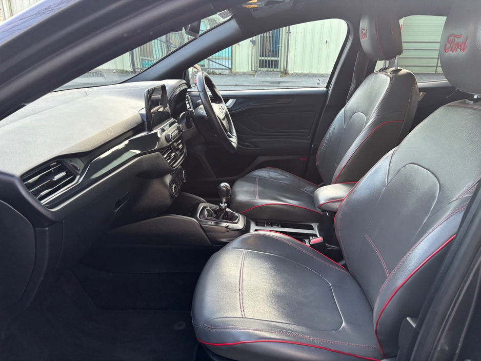 2020 Ford Focus - image 5