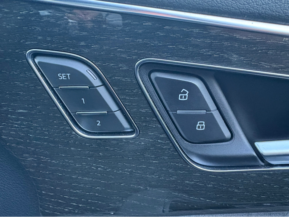 2018 Audi Q8 - image 22