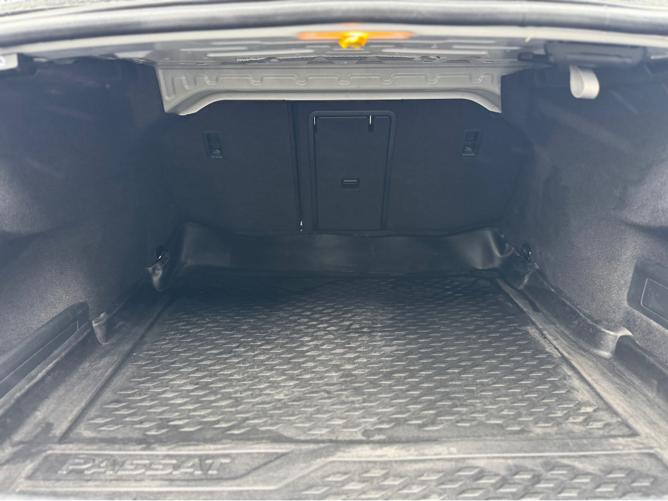 2018 Volkswagen Passat 2.0 TDI R-LINE AUTO*FULL SERVICE HISTORY* €21,995