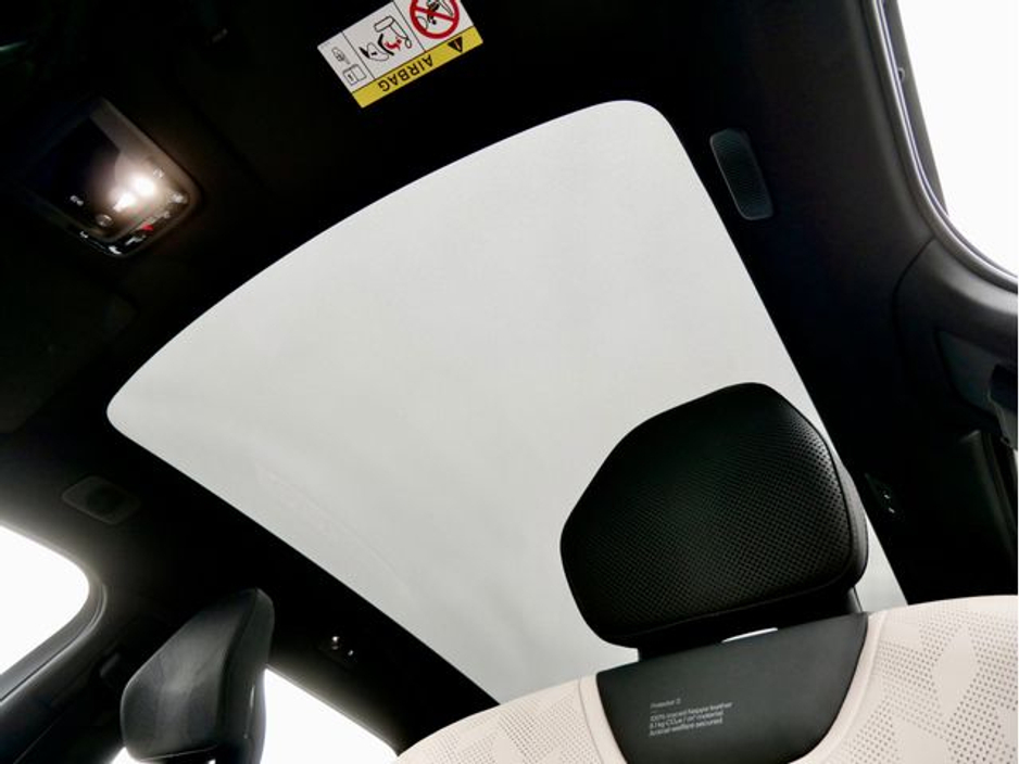 2024 Polestar 3 - image 40