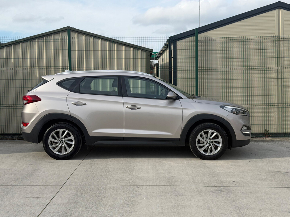2015 Hyundai Tucson - image 3