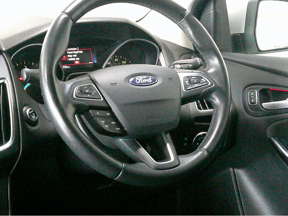 2017 Ford Focus - image 17