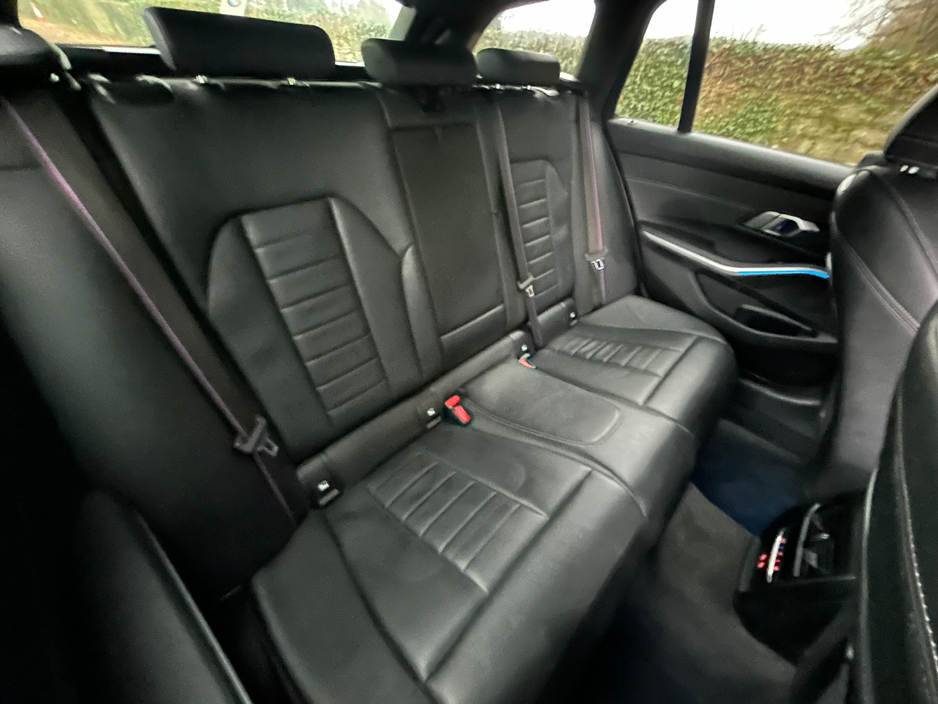 2021 BMW 3 Series  €28,850