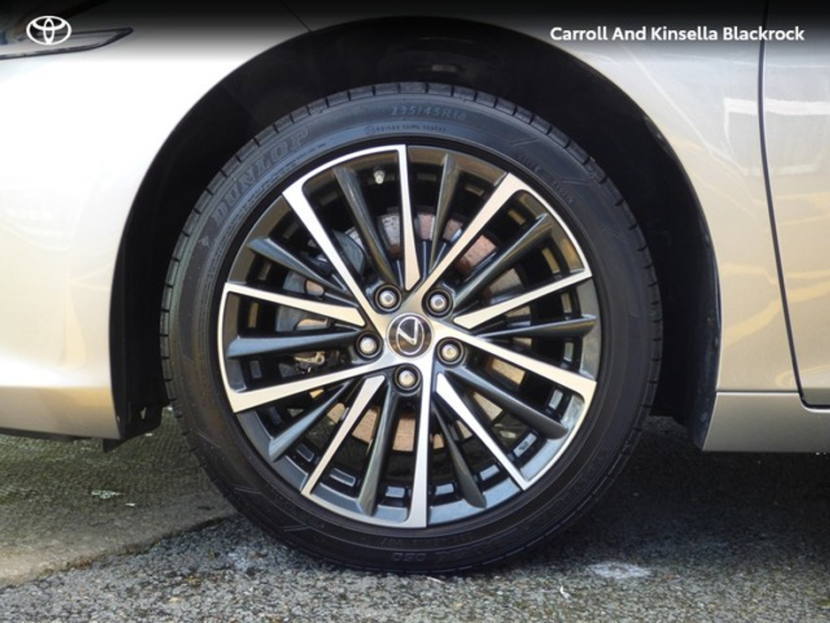 2021 Lexus ES 300 H Hybrid Dynamic €39,450