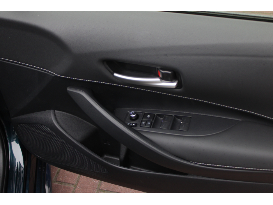 2020 Toyota Corolla - image 10