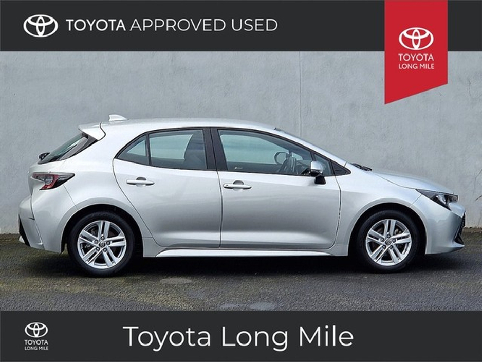 2023 Toyota Corolla - image 2