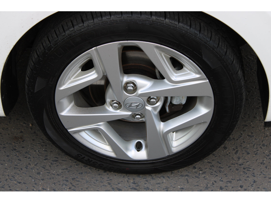 2022 Hyundai i10 - image 10