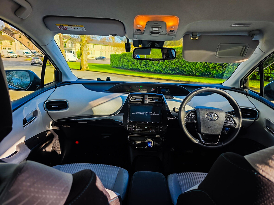 2020 Toyota Prius - image 10